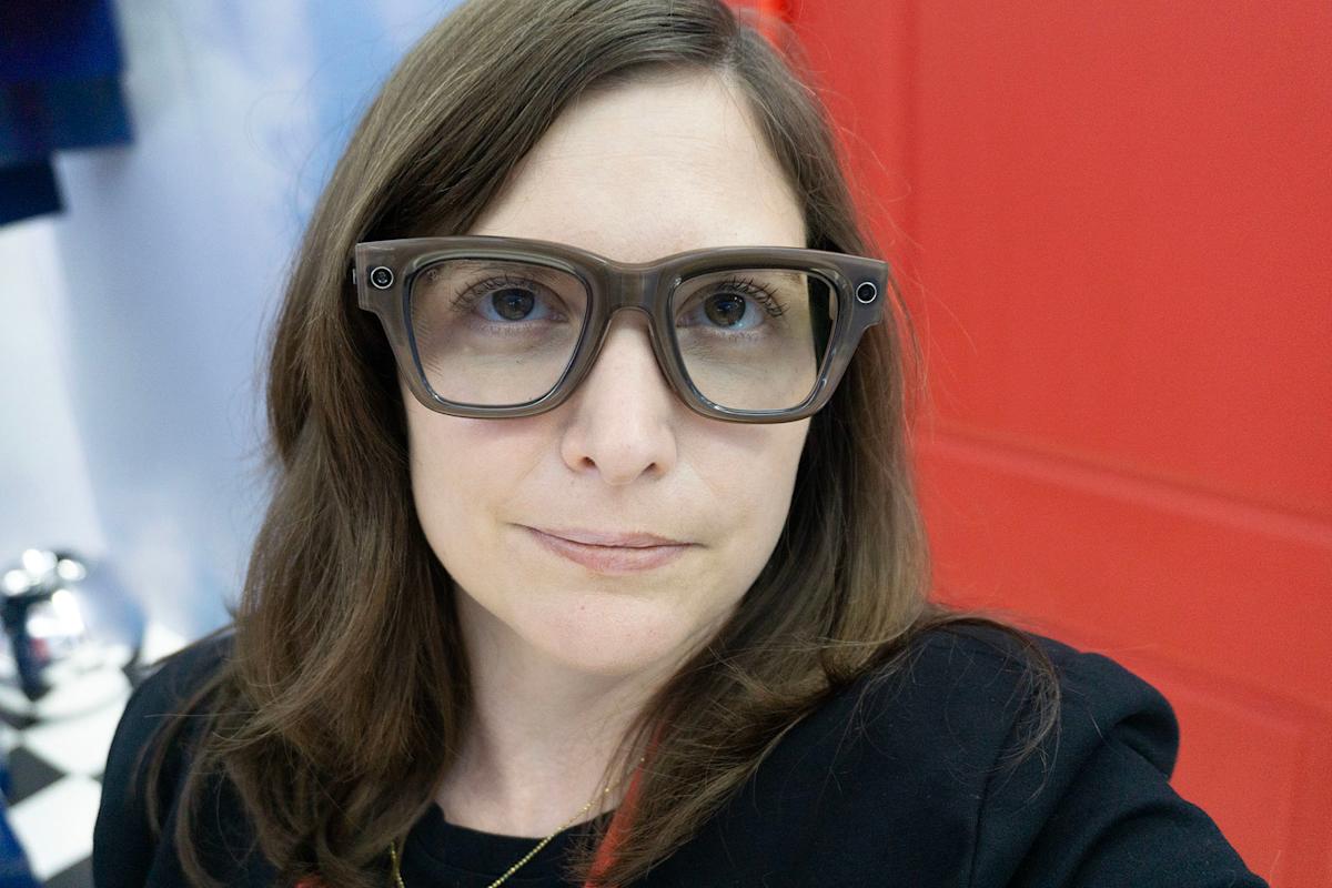 Meta Ray-Ban Display Glasses Offer Discreet, Practical Smart Glass Experience