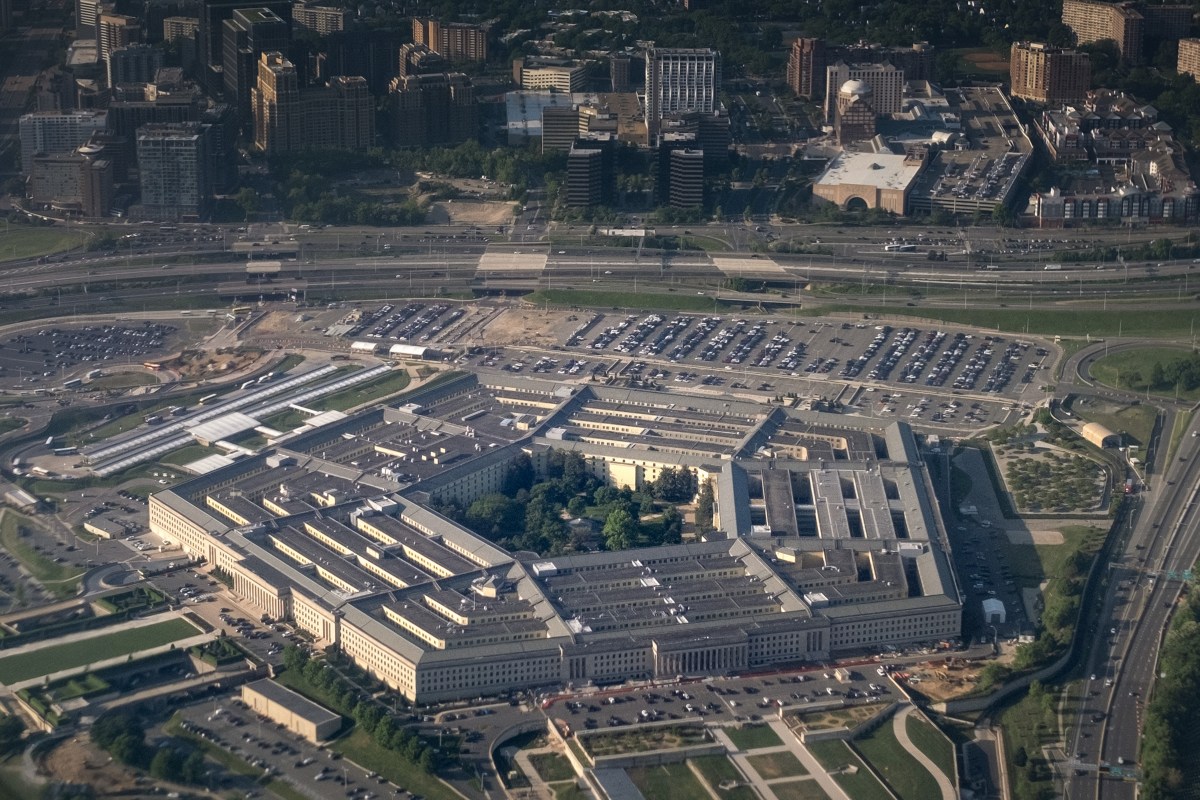 Pentagon and Anthropic Clash Over Military Use of Claude AI