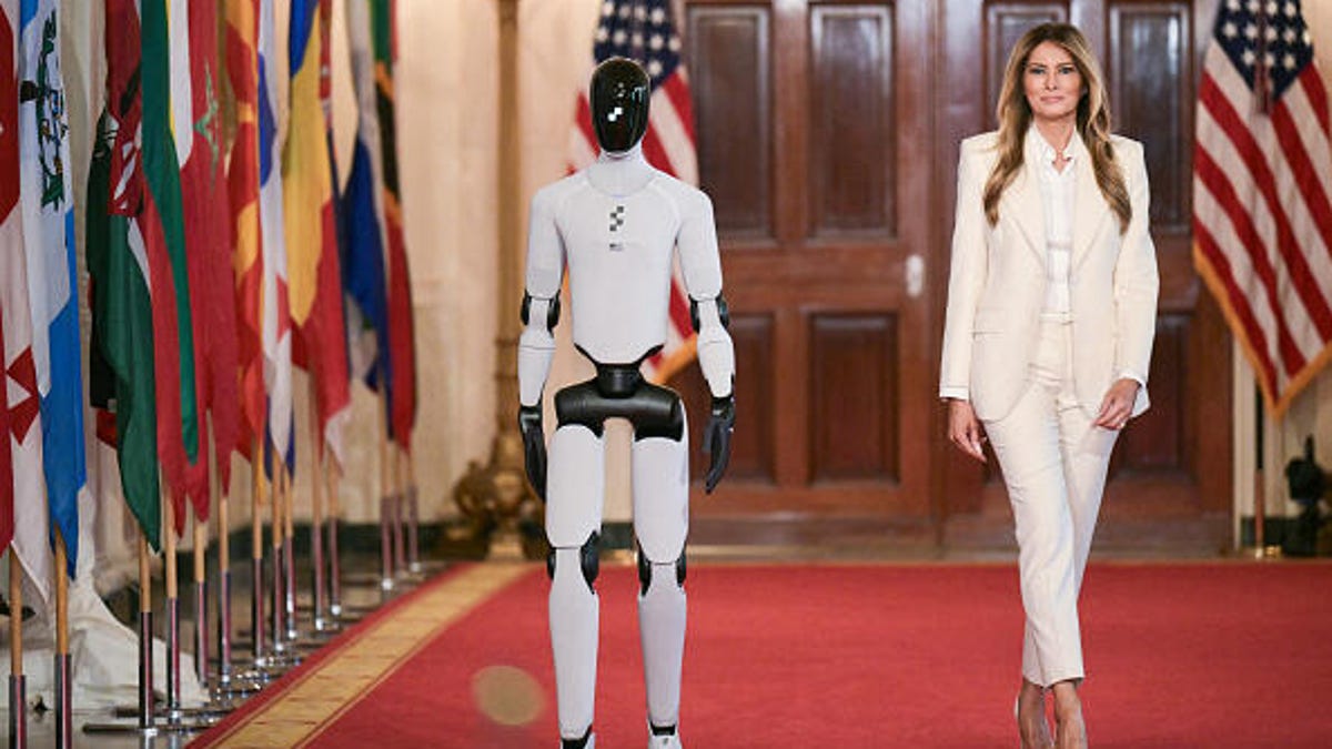 Humanoid Robot Takes the Stage at White House Summit to Promote AI‑Driven Education
