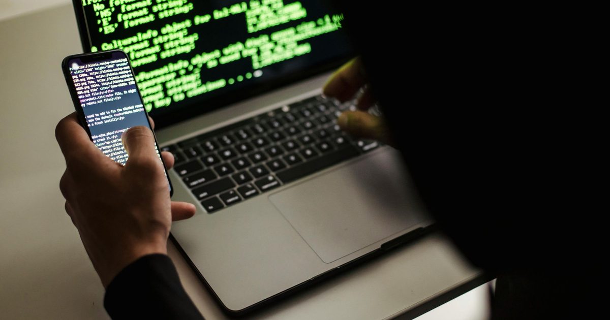 Researchers Reveal AI Model Theft via Electromagnetic Side‑Channel