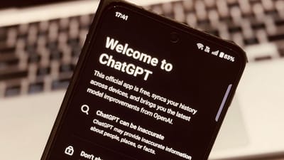 AI Chatbots Converge on Similar Ideas, Limiting Creative Diversity