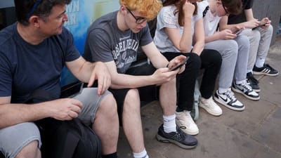 Quase Um Terço dos Adolescentes Americanos Usam Chatbots de IA Diariamente, Diz Pesquisa da Pew