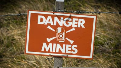 Agentes de Codificação de IA Recriam o Clássico Minesweeper com Resultados Mistas