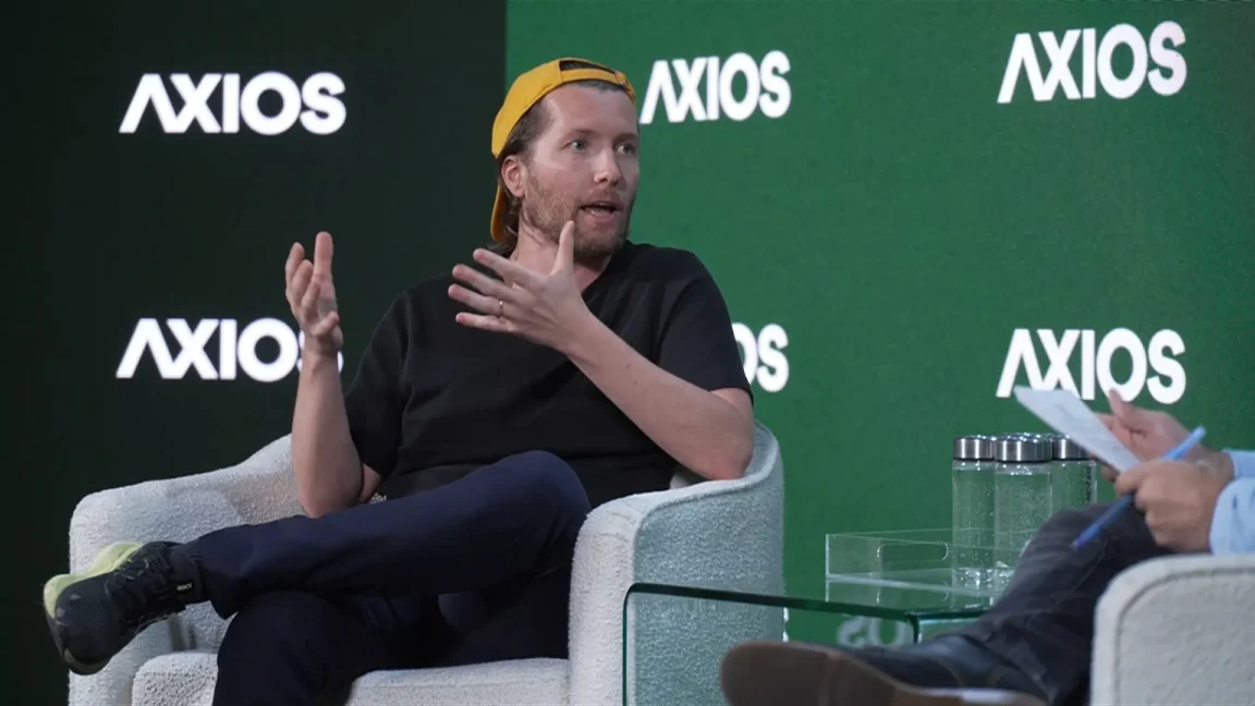 “We’re in an LLM bubble,” Hugging Face CEO says—but not an AI one